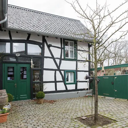 Timber-frame Retreat